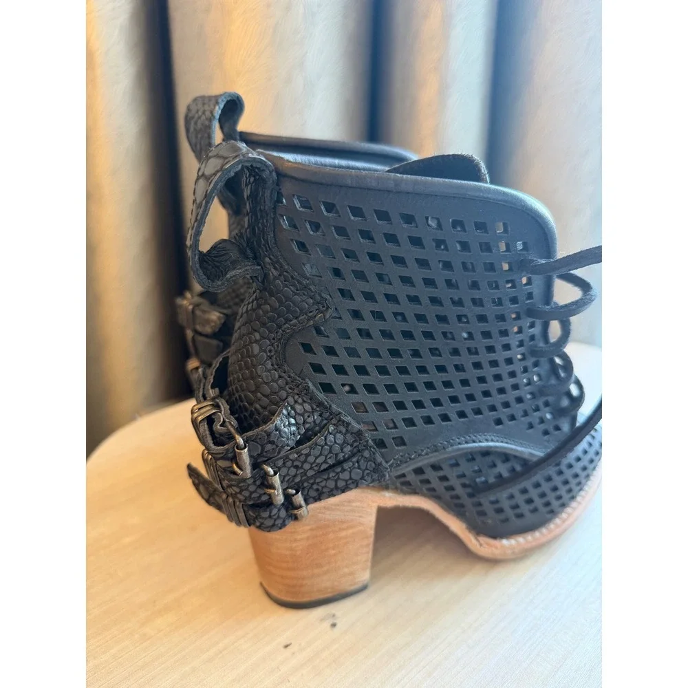 Freebird Benni Black Leather Perforated Lace Up Open Toe Buckle Booties Size 8